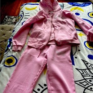 Stonegirltingz set (sweatshirt and sweatpants). Size M. Excellent condition.